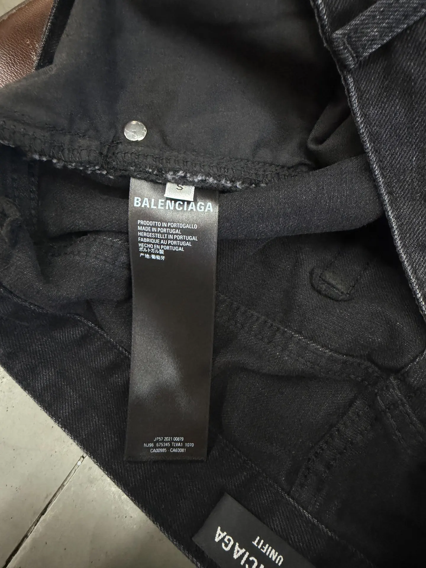 Distressed Wide-Leg Denim Jeans D21021869 — view 9