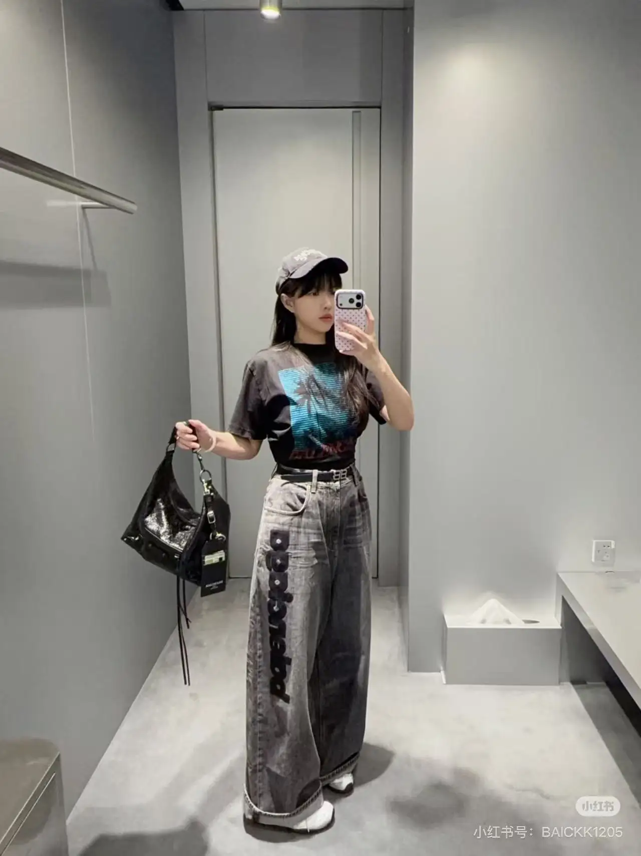 Logo Flocked Wide-Leg Washed Jeans D23021870 — view 6