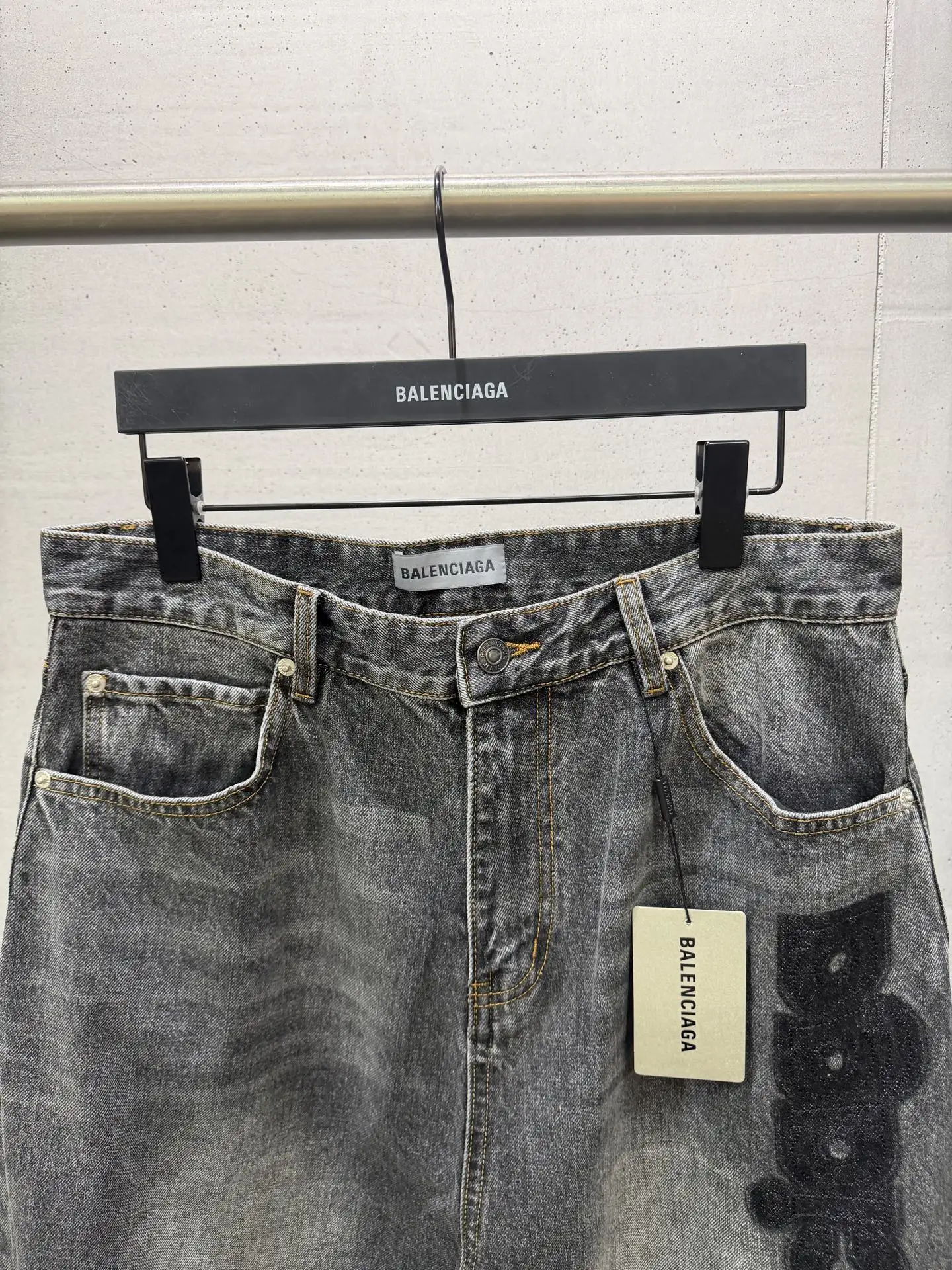 Logo Flocked Wide-Leg Washed Jeans D23021871 — view 3
