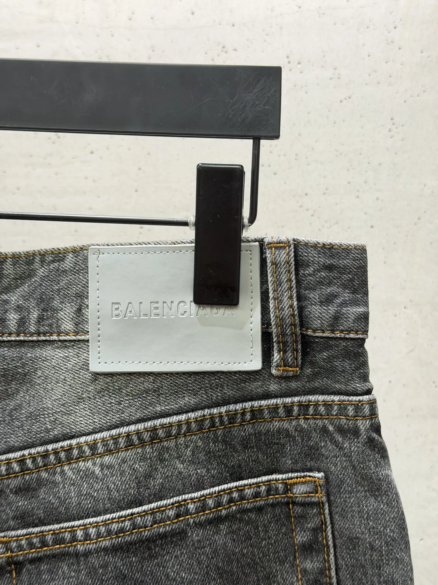Logo Flocked Wide-Leg Washed Jeans D23021871 — view 7