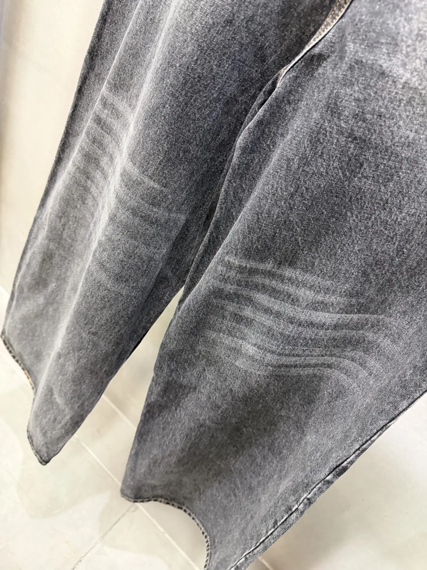 Logo Flocked Wide-Leg Washed Jeans D23021871 — view 8