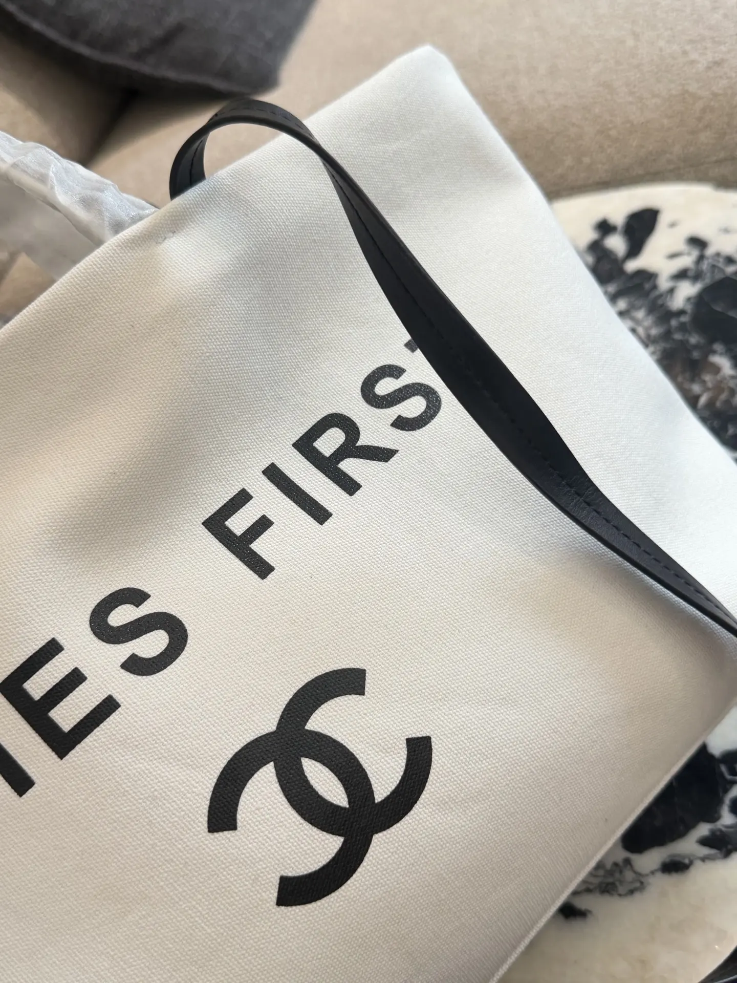 Ladies First Canvas Tote Bag D32017826 — view 3