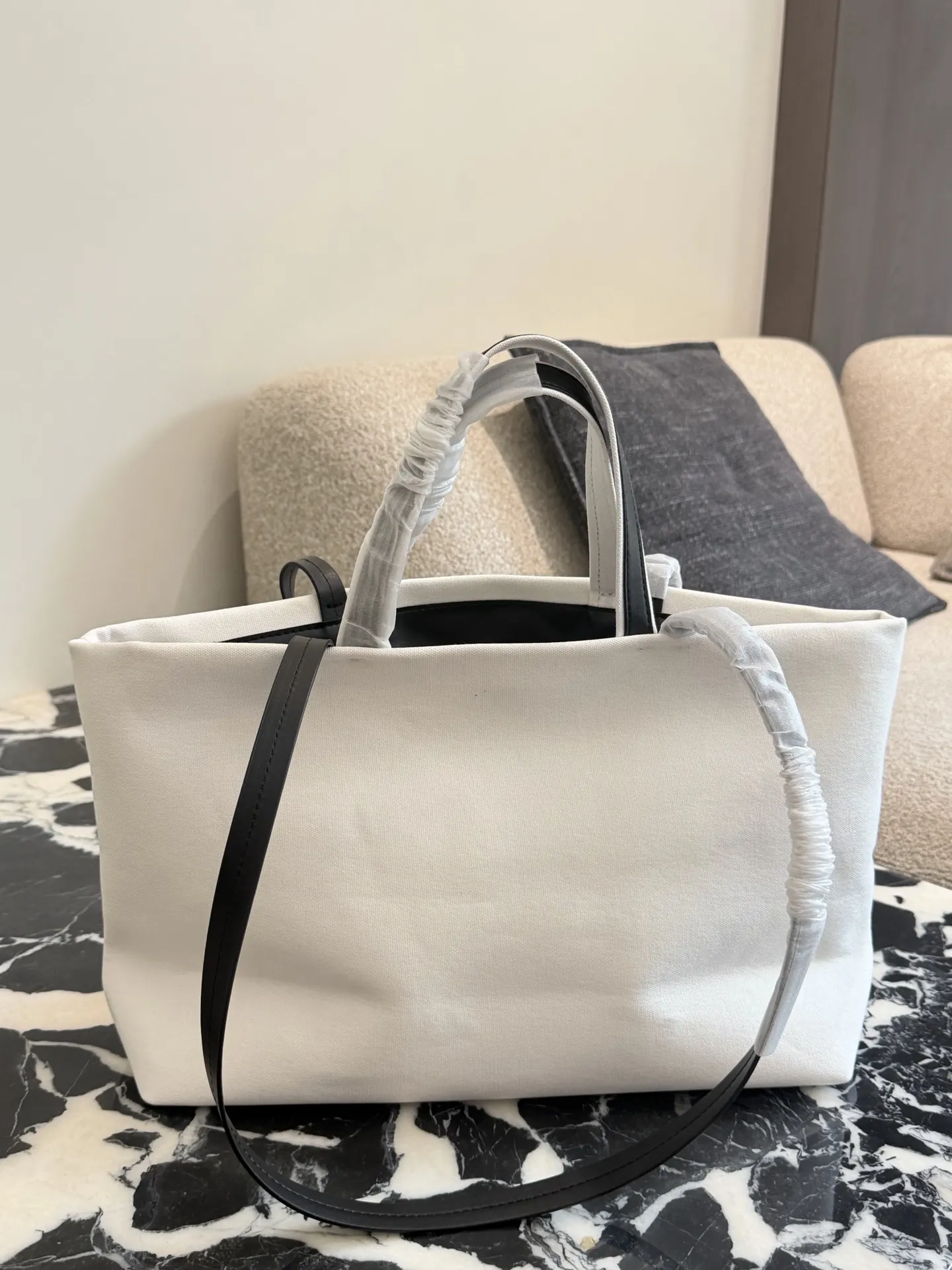 Ladies First Canvas Tote Bag D32017826 — view 5