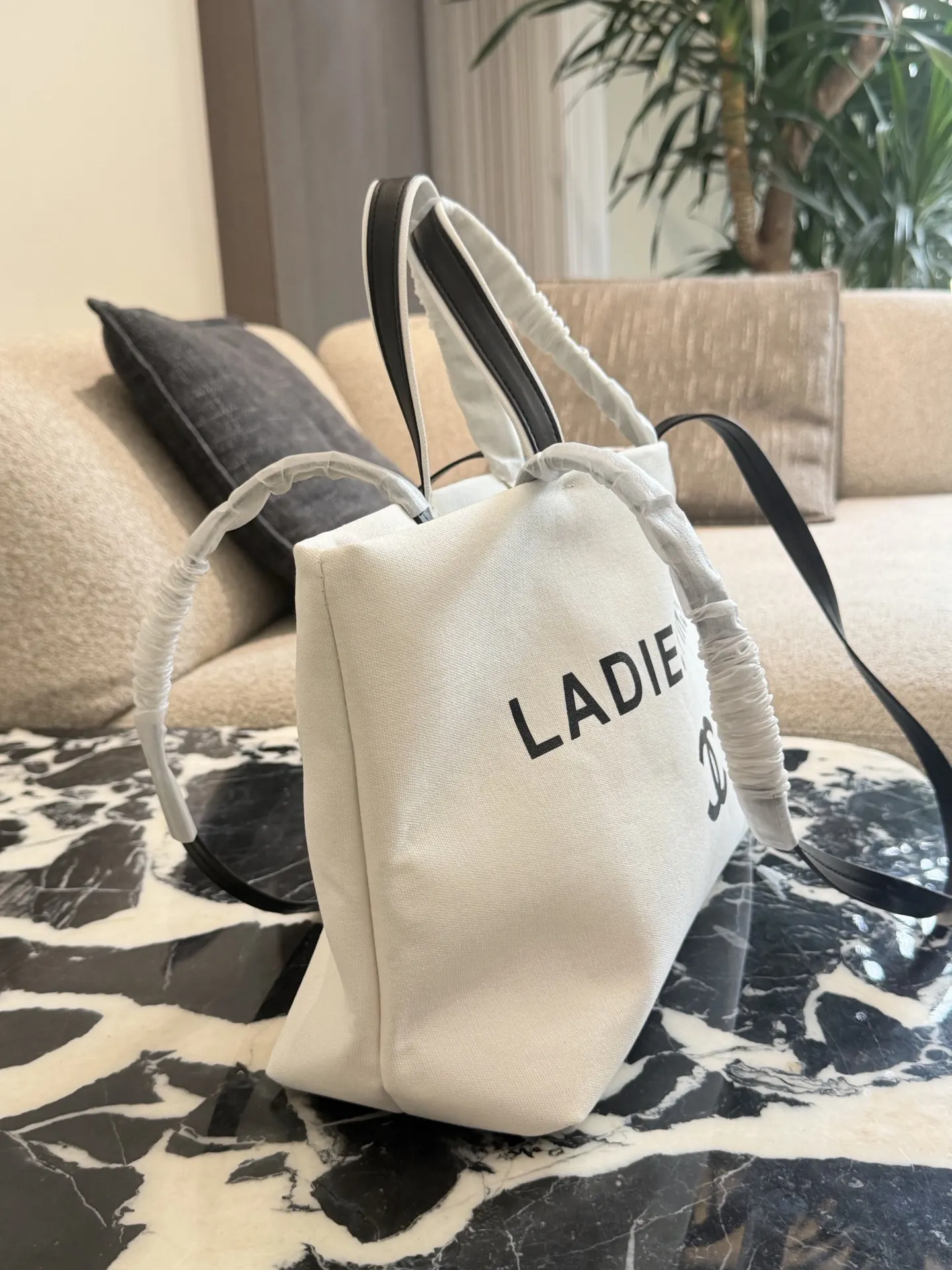 Ladies First Canvas Tote Bag D32017826 — view 9