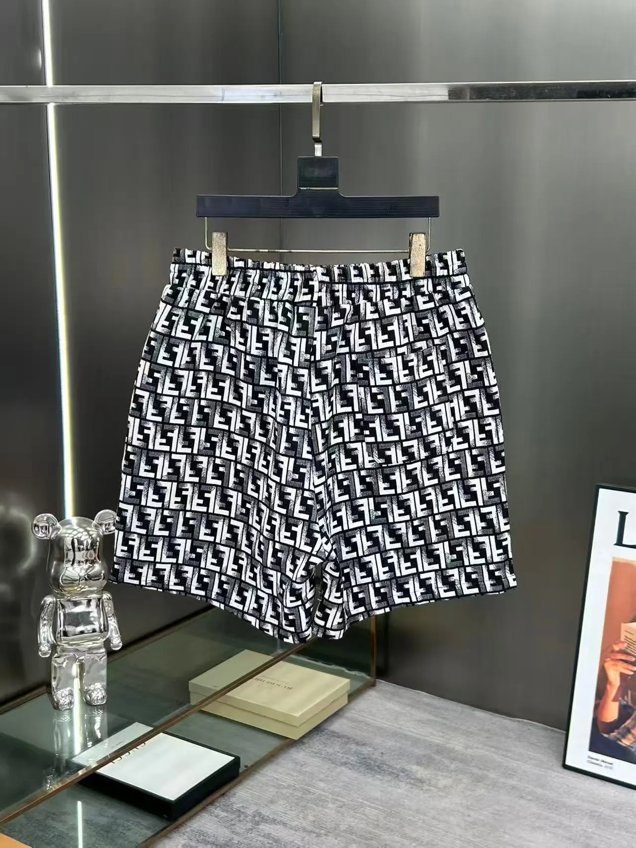 Logo-Jacquard Denim Shorts D15511454 — view 2