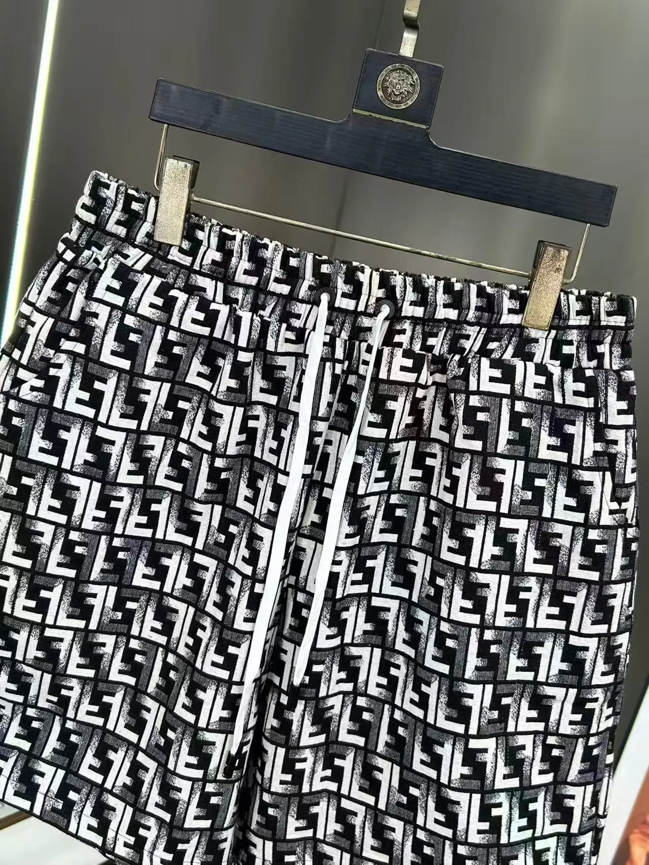 Logo-Jacquard Denim Shorts D15511454 — view 3