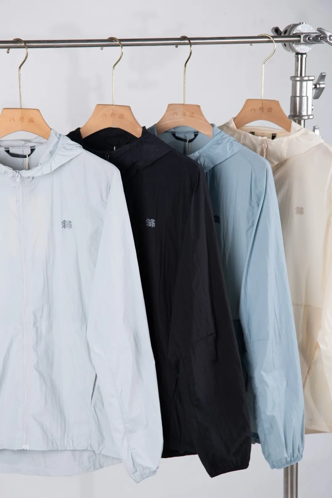 Lightweight Hooded Windbreaker Jacket D17524993 — view 6