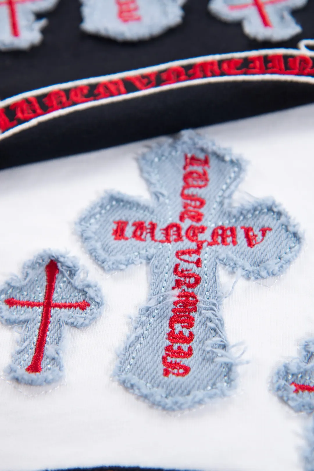Embroidered Cross Logo Heavyweight Cotton T-Shirt D12524980 — view 11