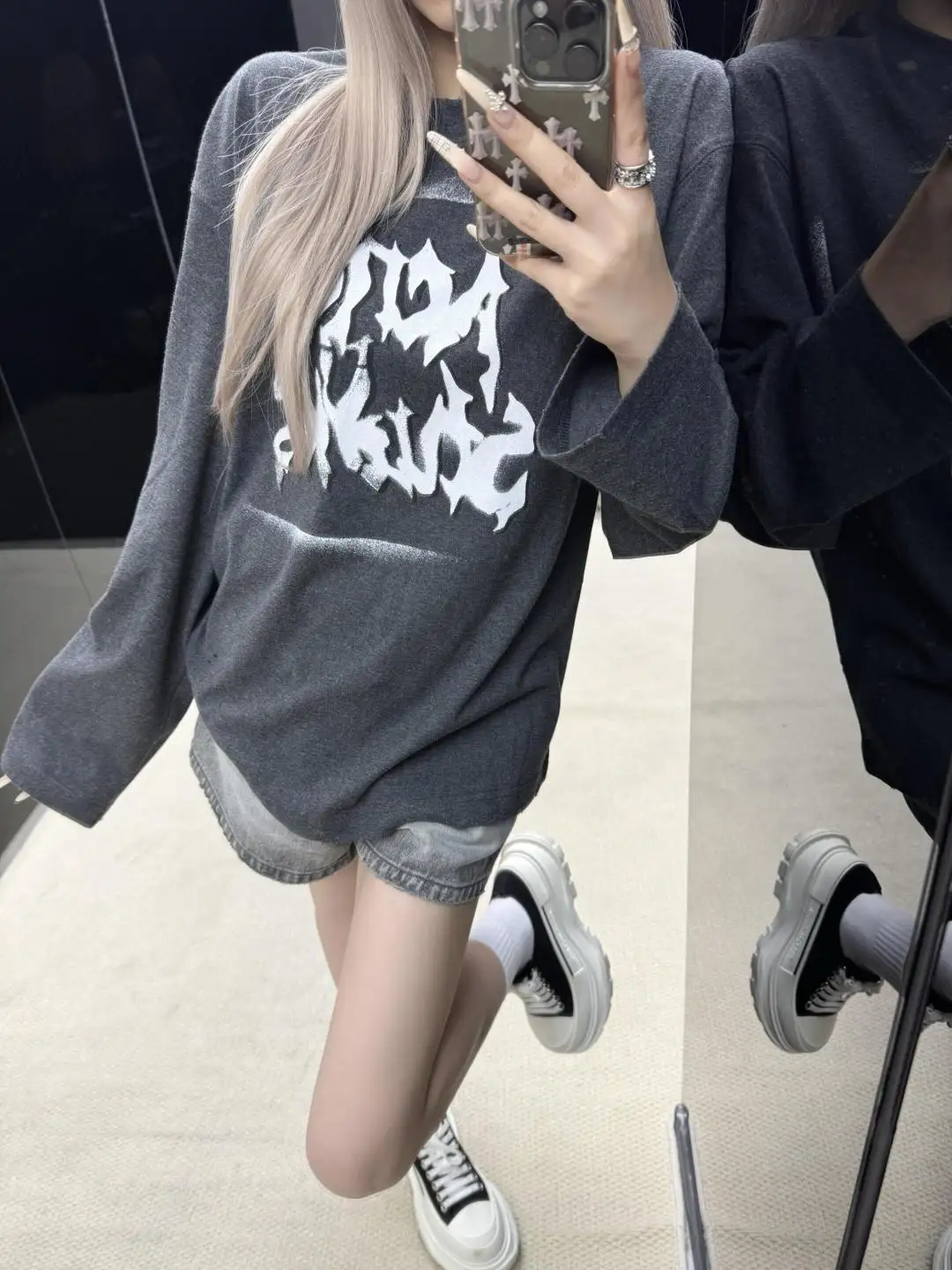 Logo Print Long-Sleeve T-Shirt D13025003 — view 4