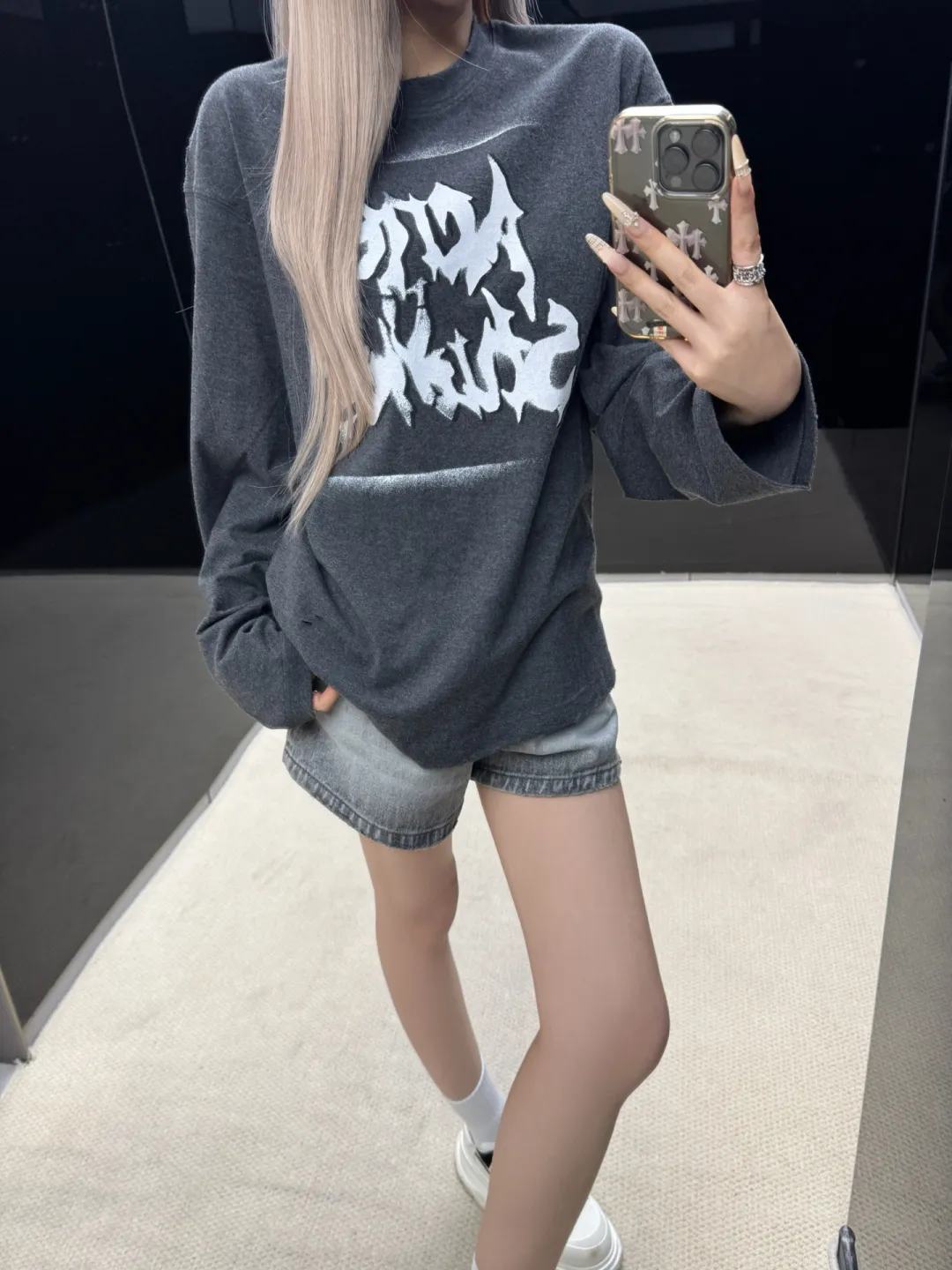 Logo Print Long-Sleeve T-Shirt D13025003 — view 9