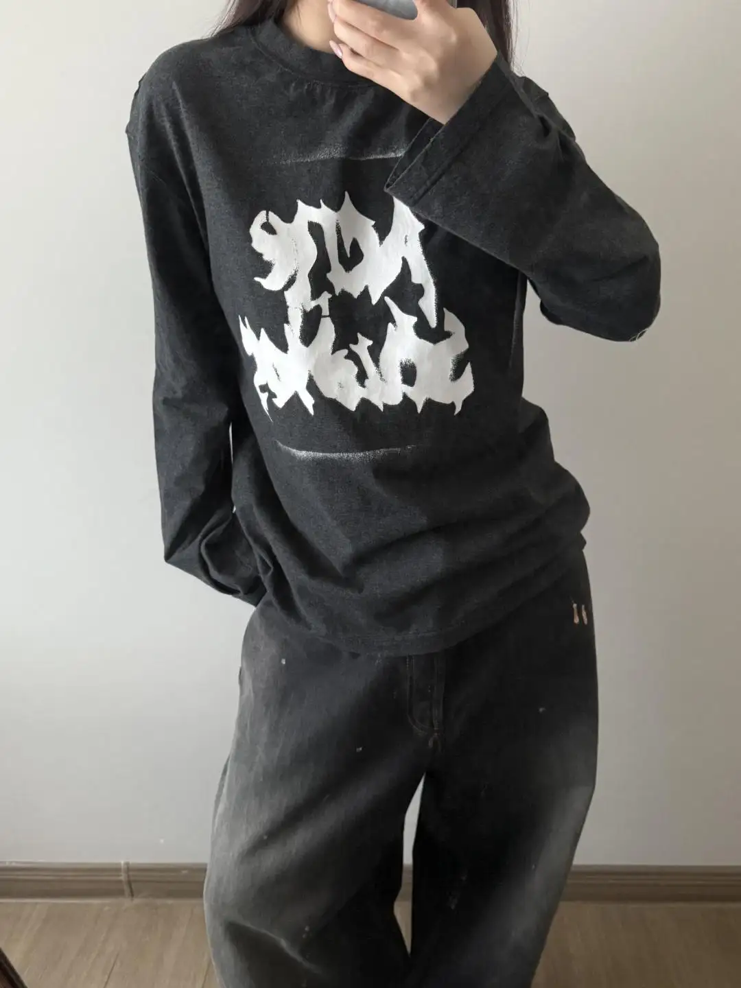 Logo Print Long-Sleeve T-Shirt D13025003 — view 14