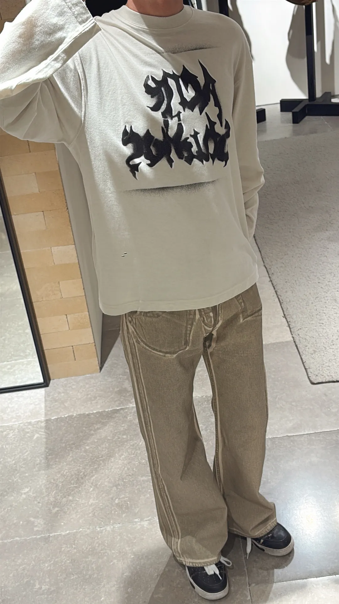 Logo Print Long-Sleeve T-Shirt D13025003 — view 20