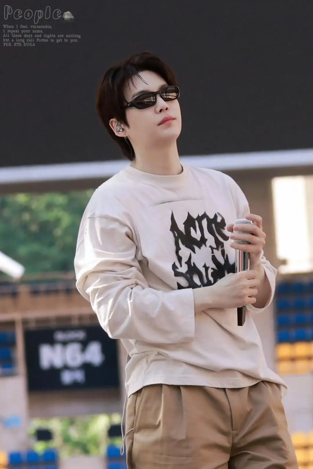 Logo Print Long-Sleeve T-Shirt D13025003 — view 30