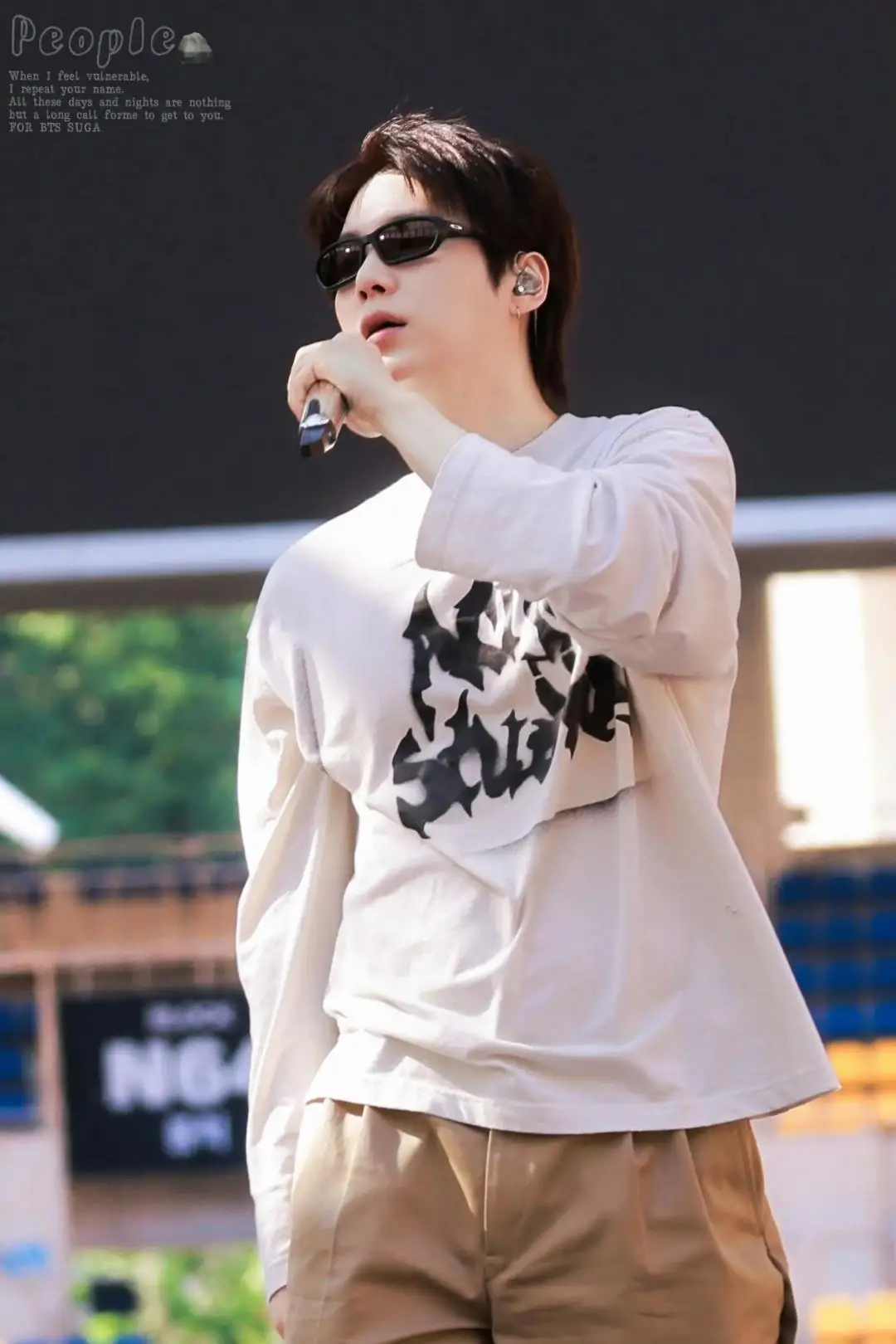 Logo Print Long-Sleeve T-Shirt D13025003 — view 31