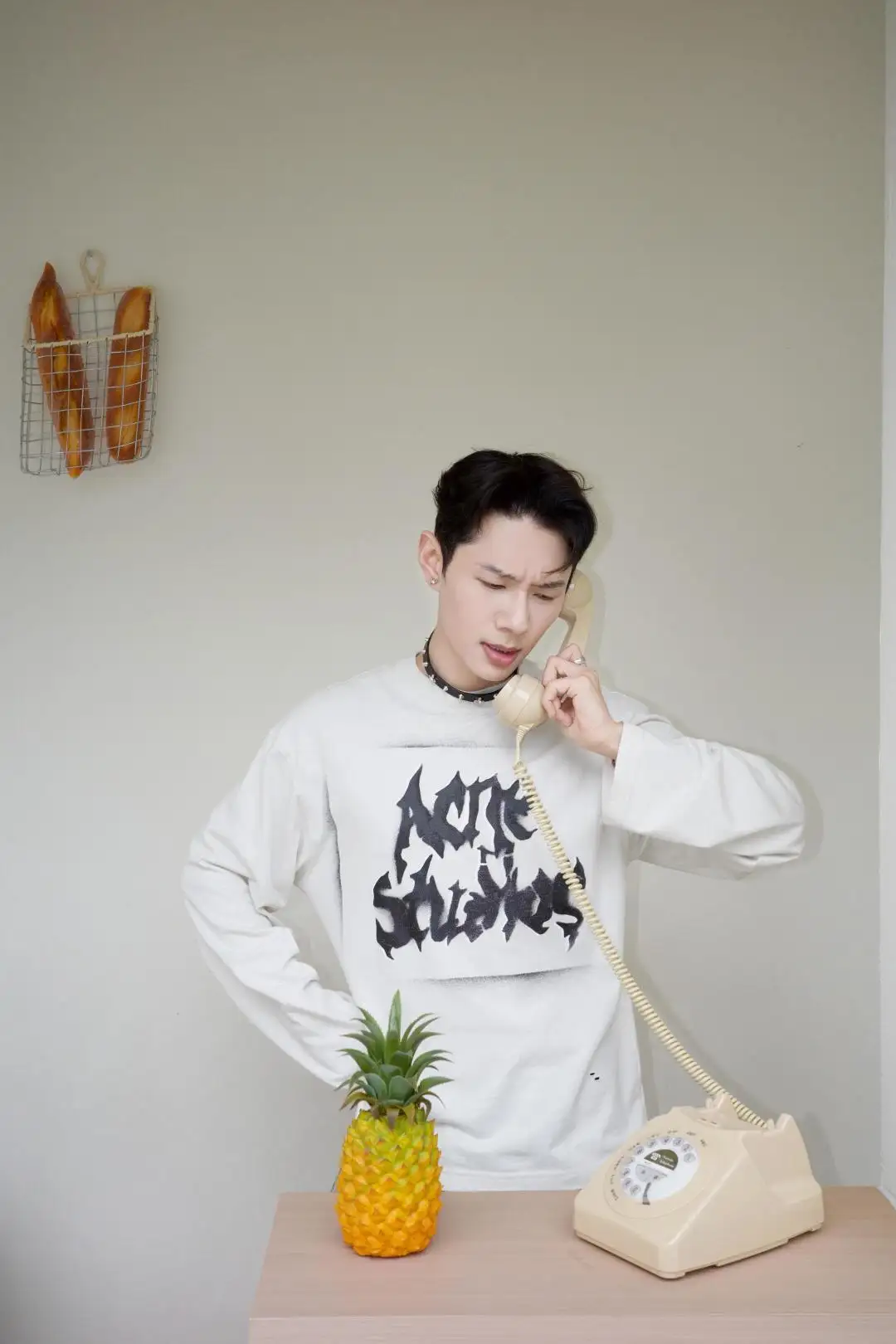 Logo Print Long-Sleeve T-Shirt D13025003 — view 34