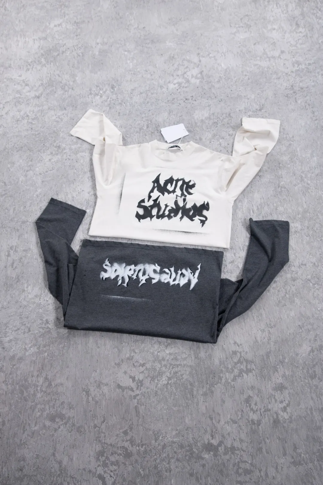 Logo Print Long-Sleeve T-Shirt D13025003 — view 51