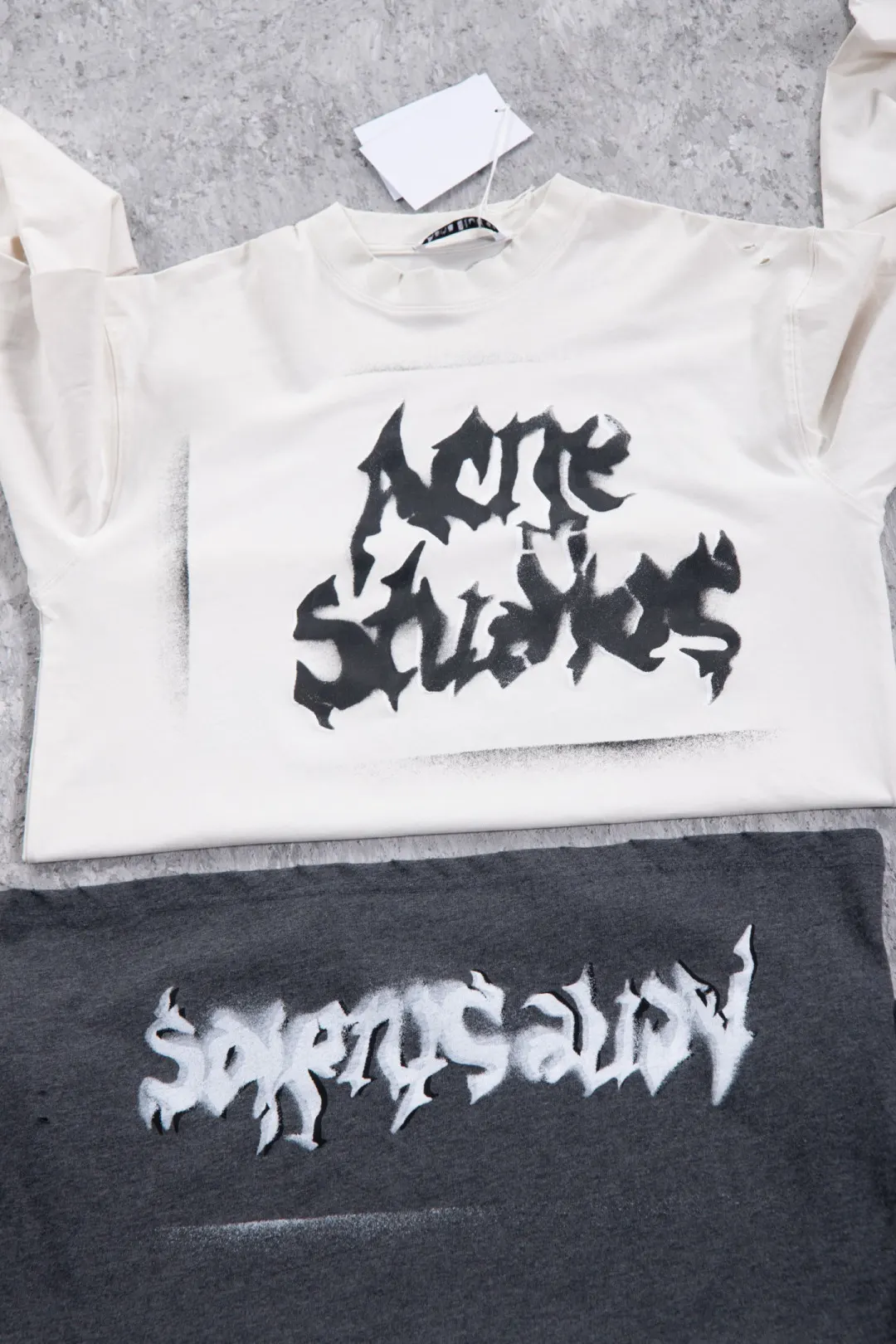 Logo Print Long-Sleeve T-Shirt D13025003 — view 52