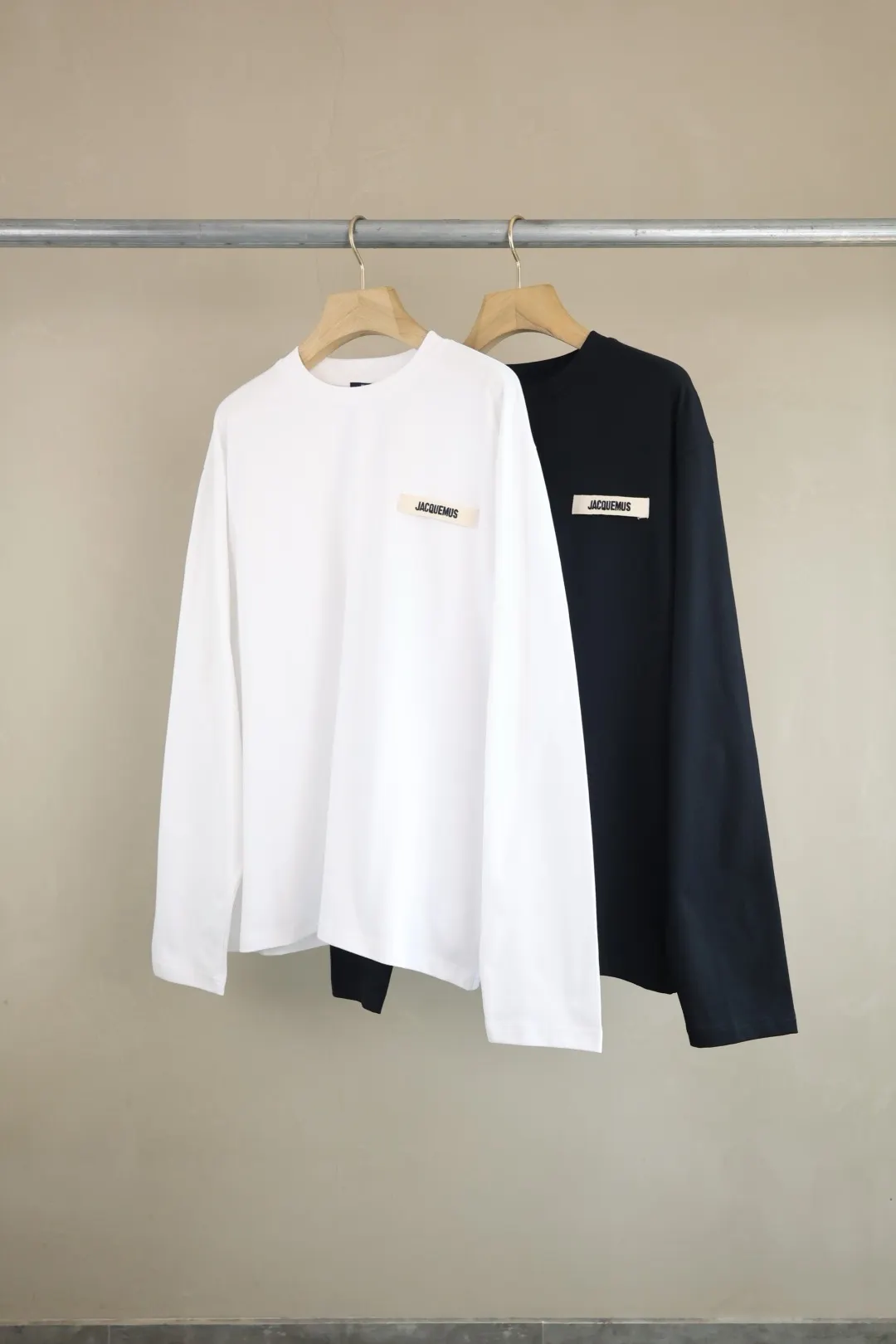 Logo-Patch Long-Sleeve Cotton T-Shirt D13024991 — view 10
