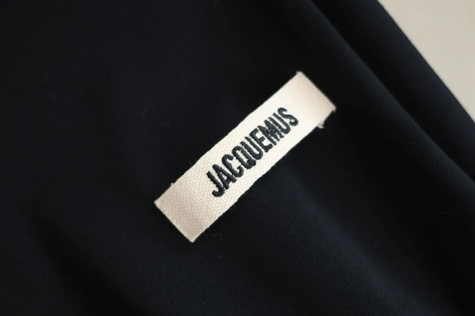 Logo-Patch Long-Sleeve Cotton T-Shirt D13024991 — view 17