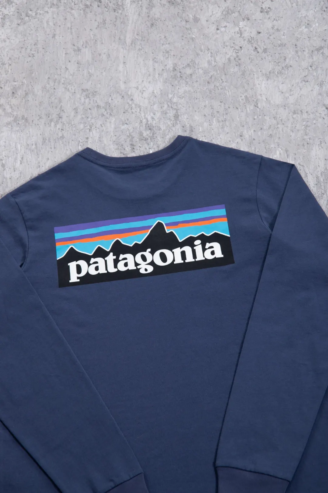 P-6 Logo Response Long-Sleeve T-Shirt D12024989 — view 22