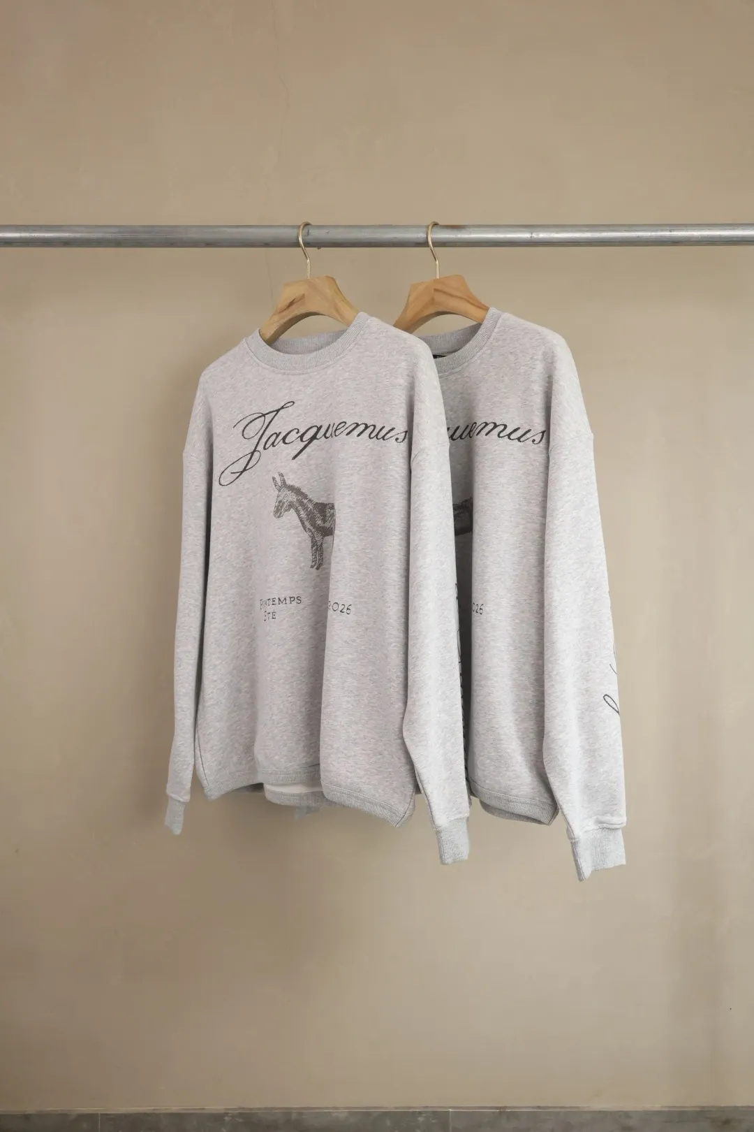 Donkey Sketch Print Crew-Neck Sweatshirt D15025007