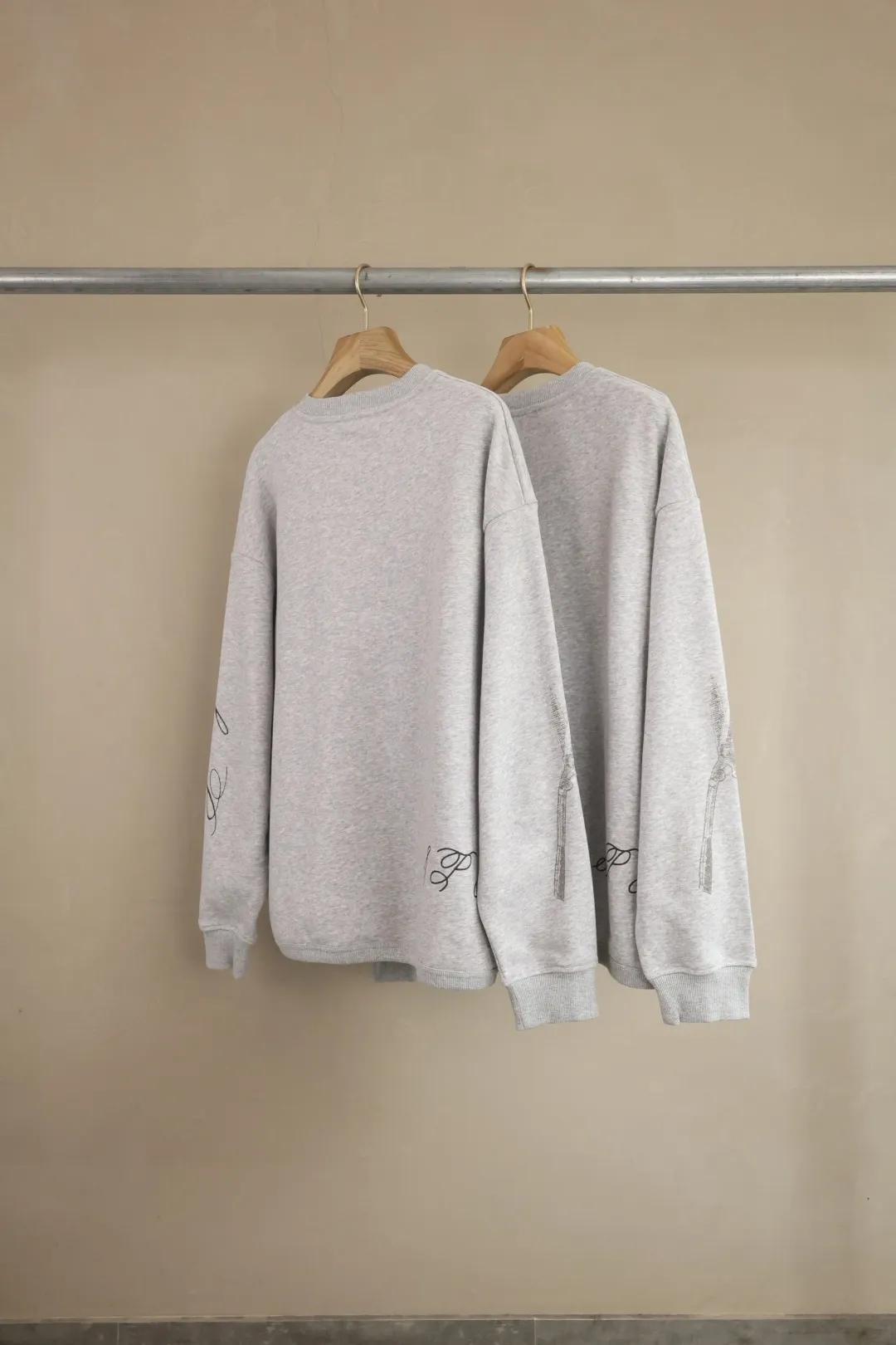 Donkey Sketch Print Crew-Neck Sweatshirt D15025007 — view 2