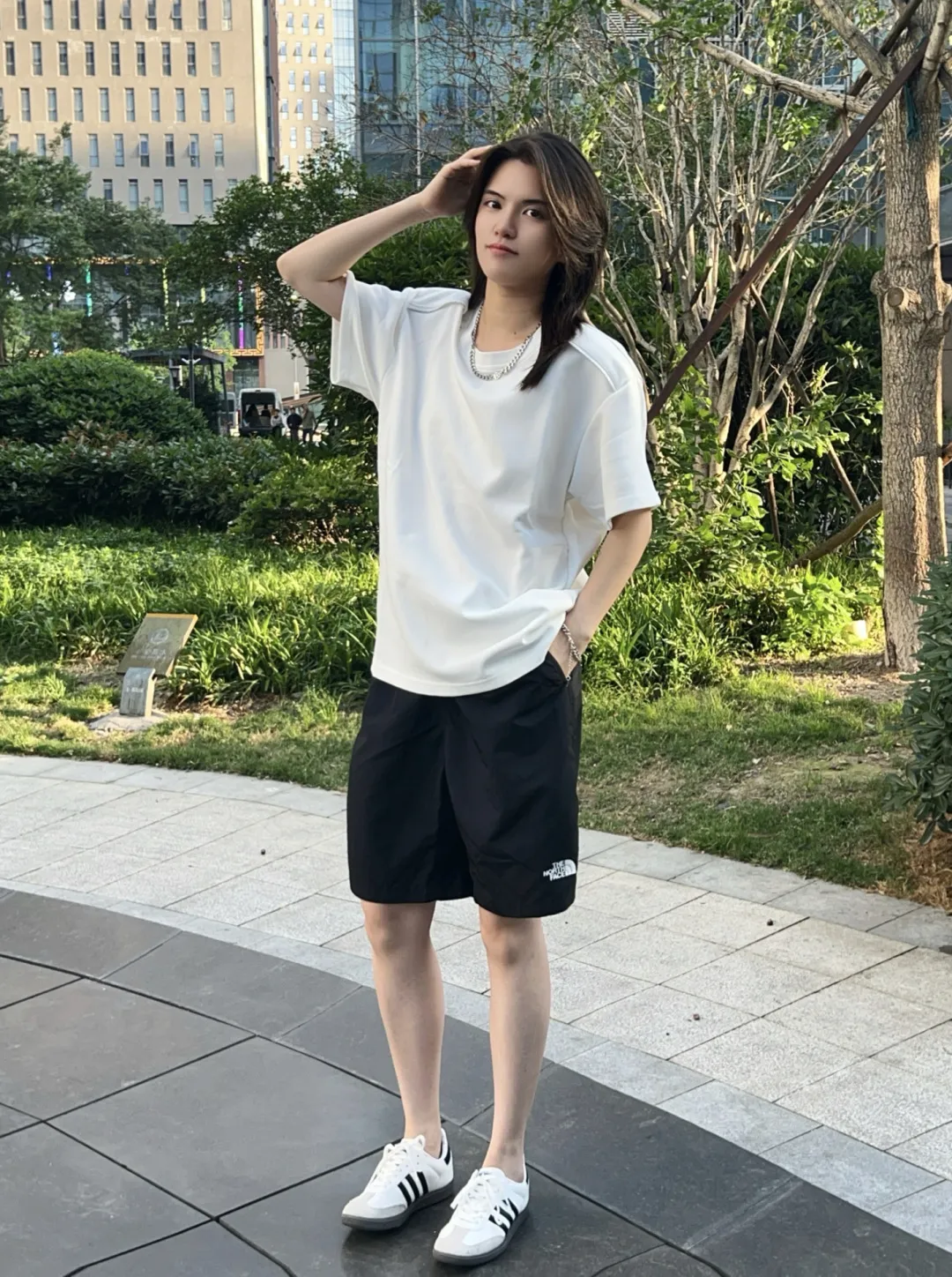 Embroidered Logo Quick-Dry Shorts D12525004 — view 16