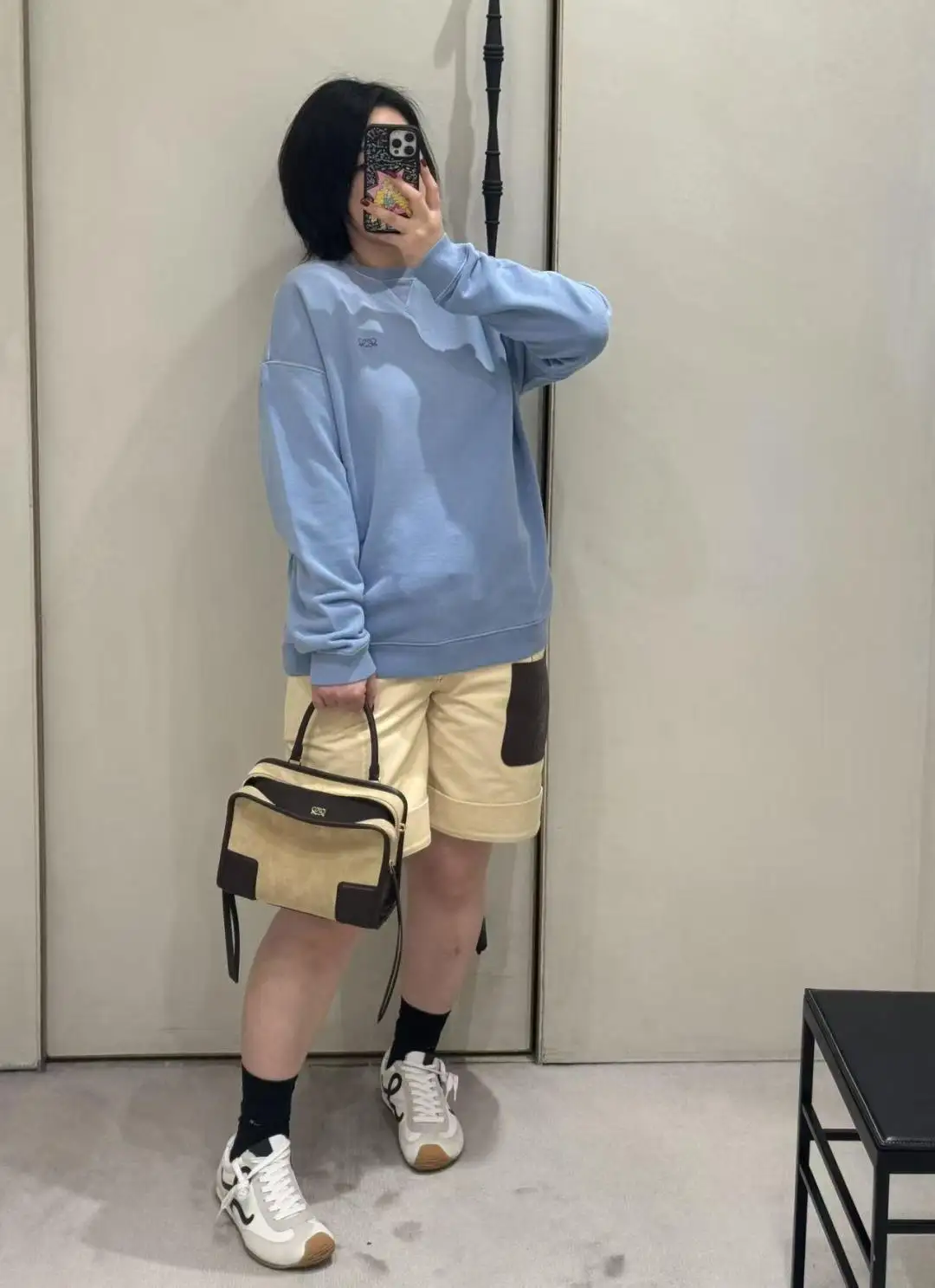 Anagram Embroidered Gradient Sweatshirt D15025008 — view 2