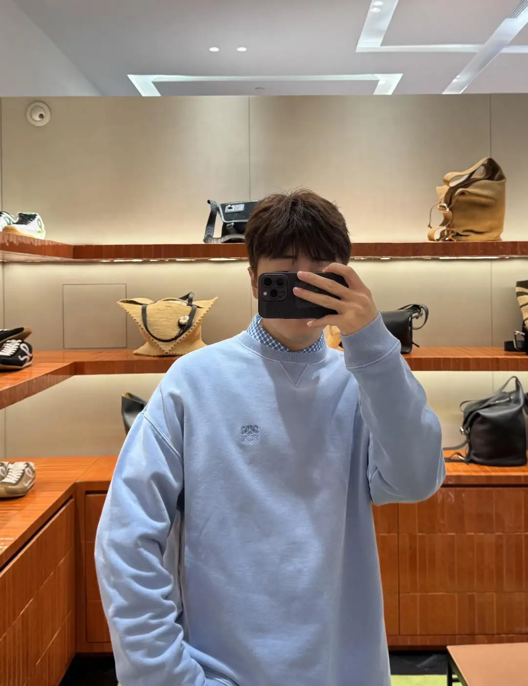 Anagram Embroidered Gradient Sweatshirt D15025008 — view 17