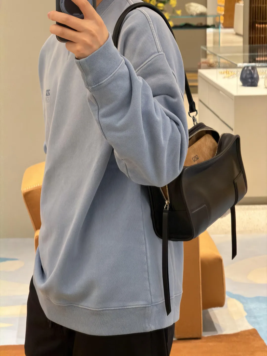 Anagram Embroidered Gradient Sweatshirt D15025008 — view 23