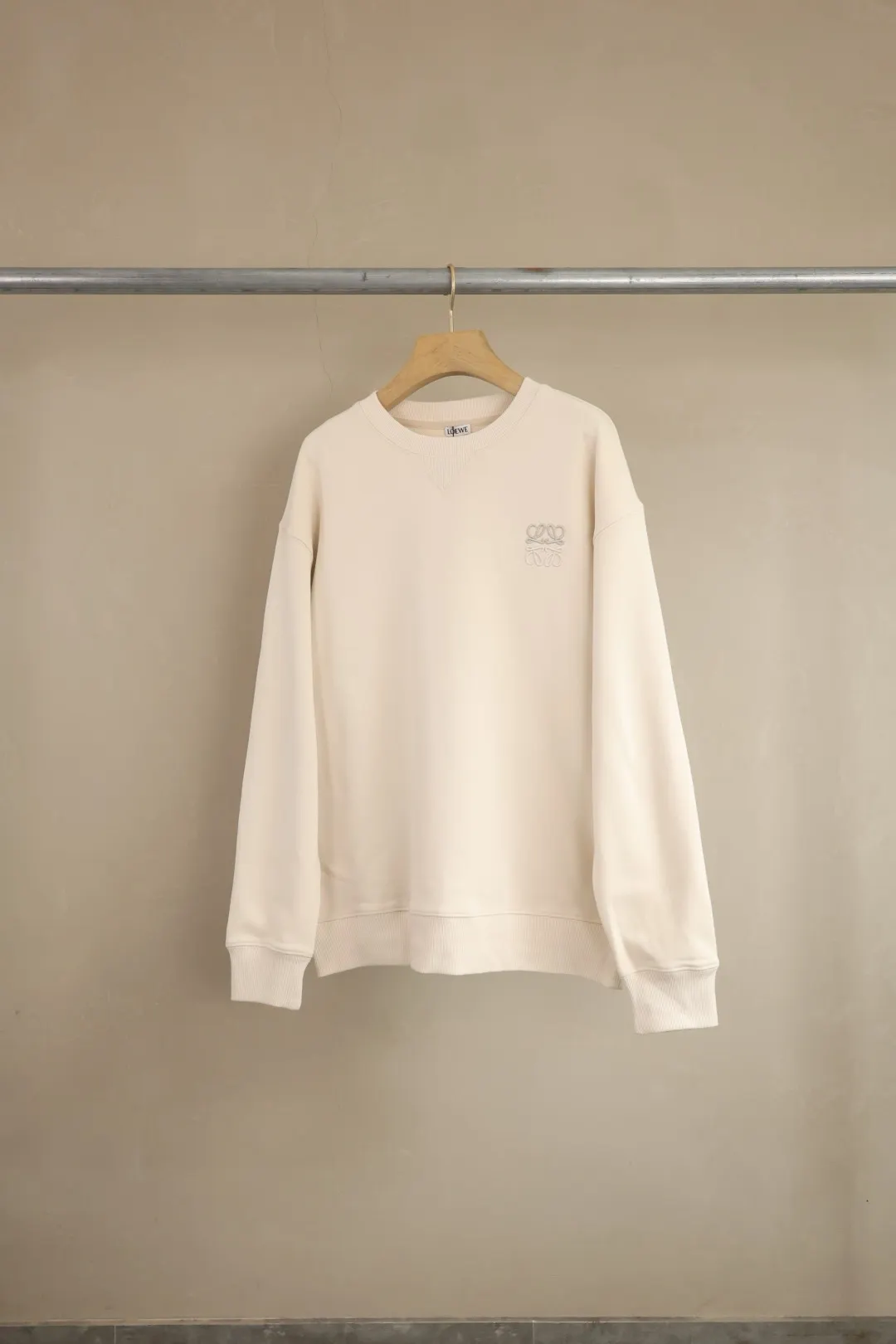 Anagram Embroidered Gradient Sweatshirt D15025008 — view 27