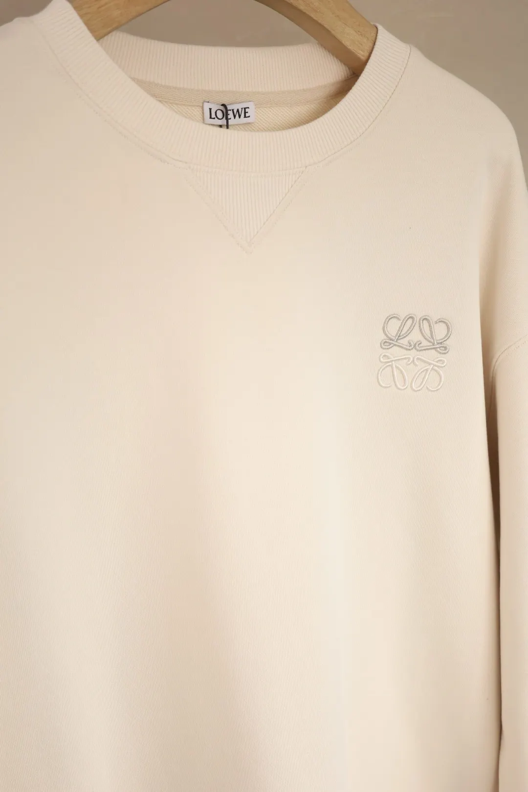 Anagram Embroidered Gradient Sweatshirt D15025008 — view 28