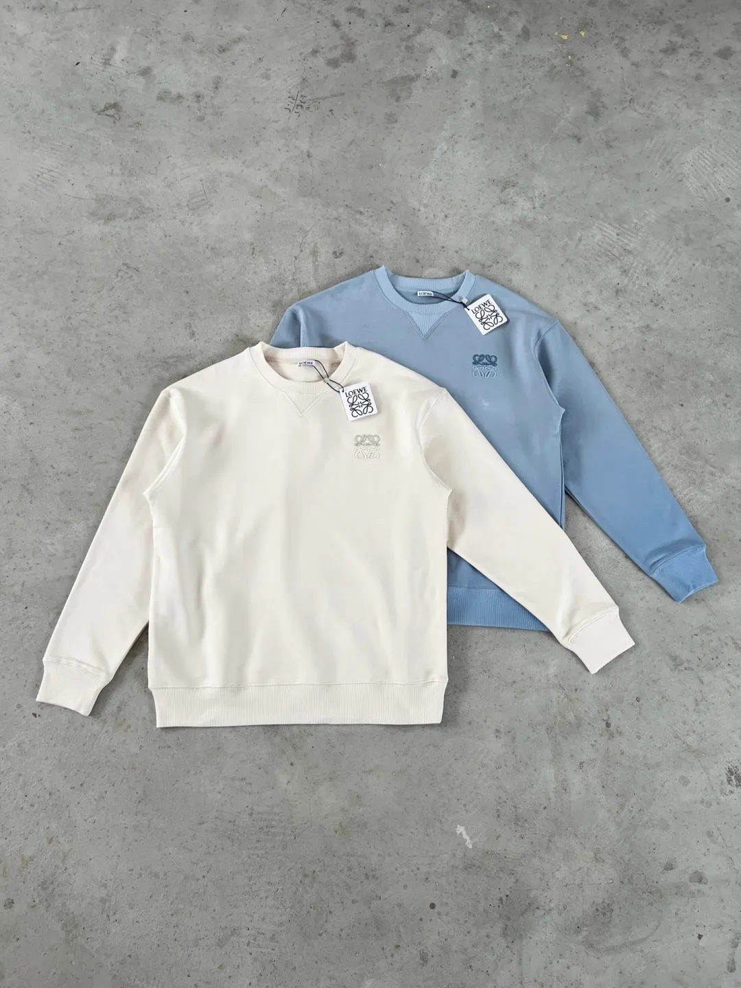 Anagram Embroidered Gradient Sweatshirt D15025008 — view 35