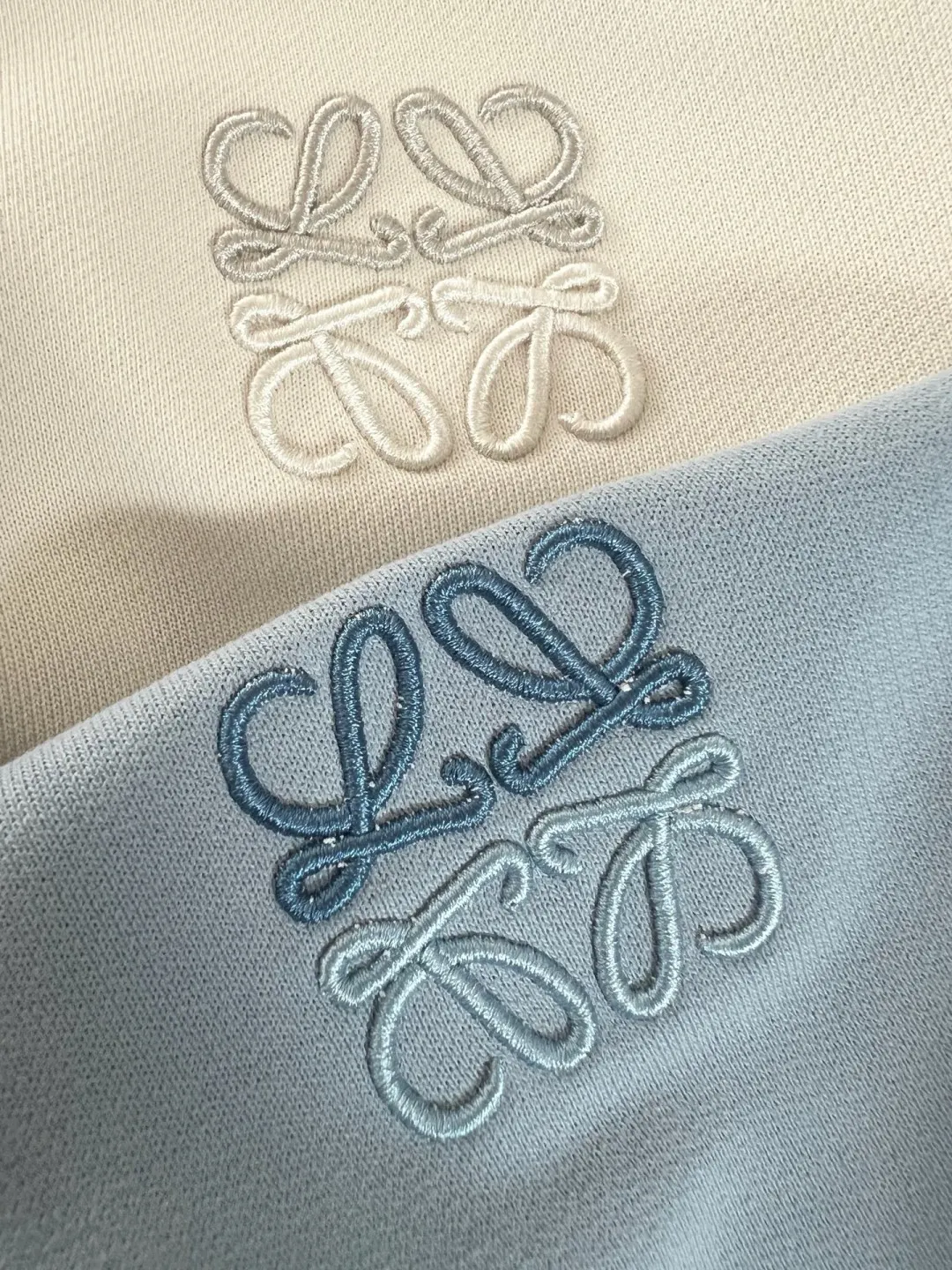 Anagram Embroidered Gradient Sweatshirt D15025008 — view 39