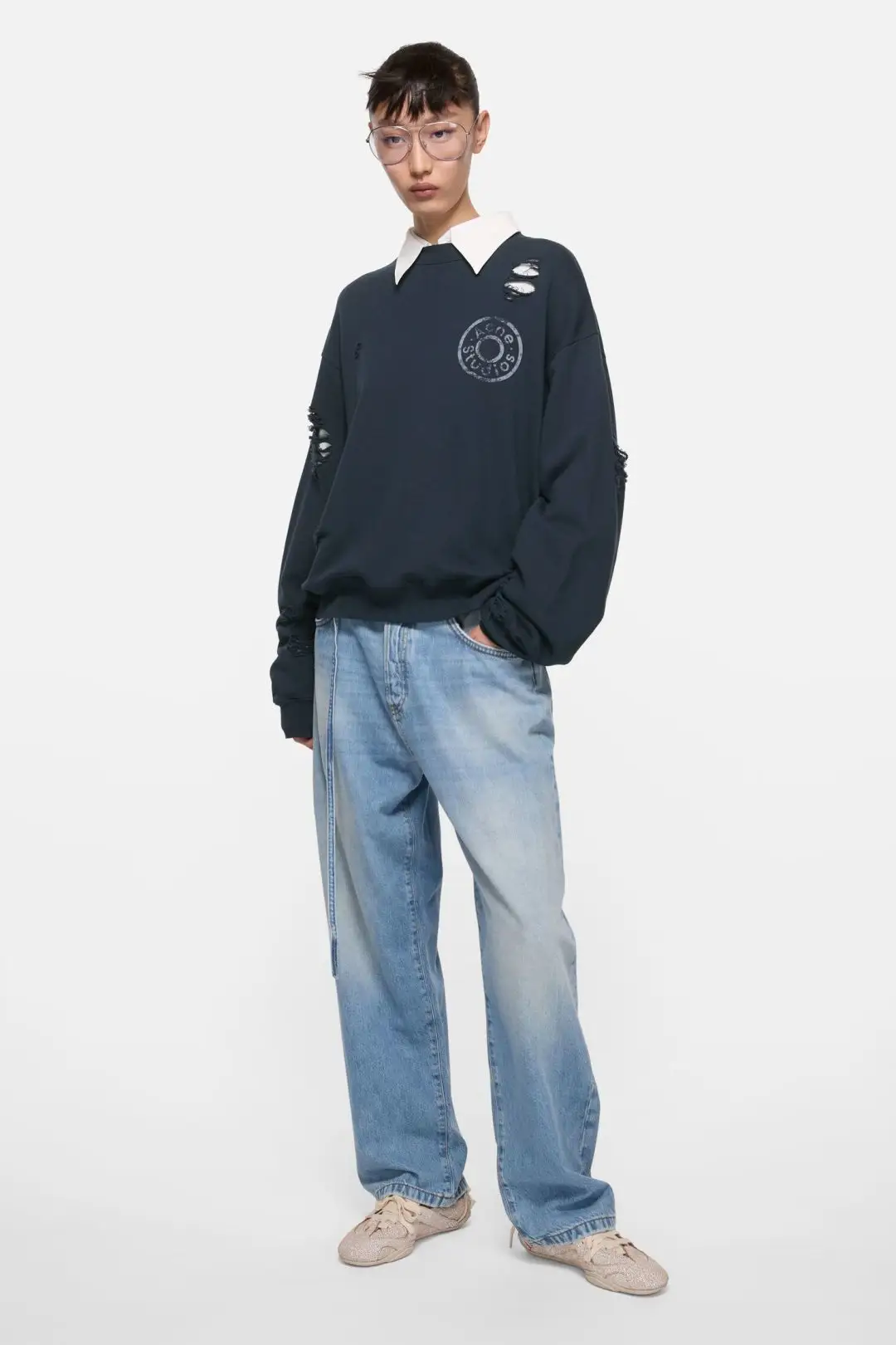 Distressed Logo-Print Crew-Neck Sweatshirt D17025010 — view 24