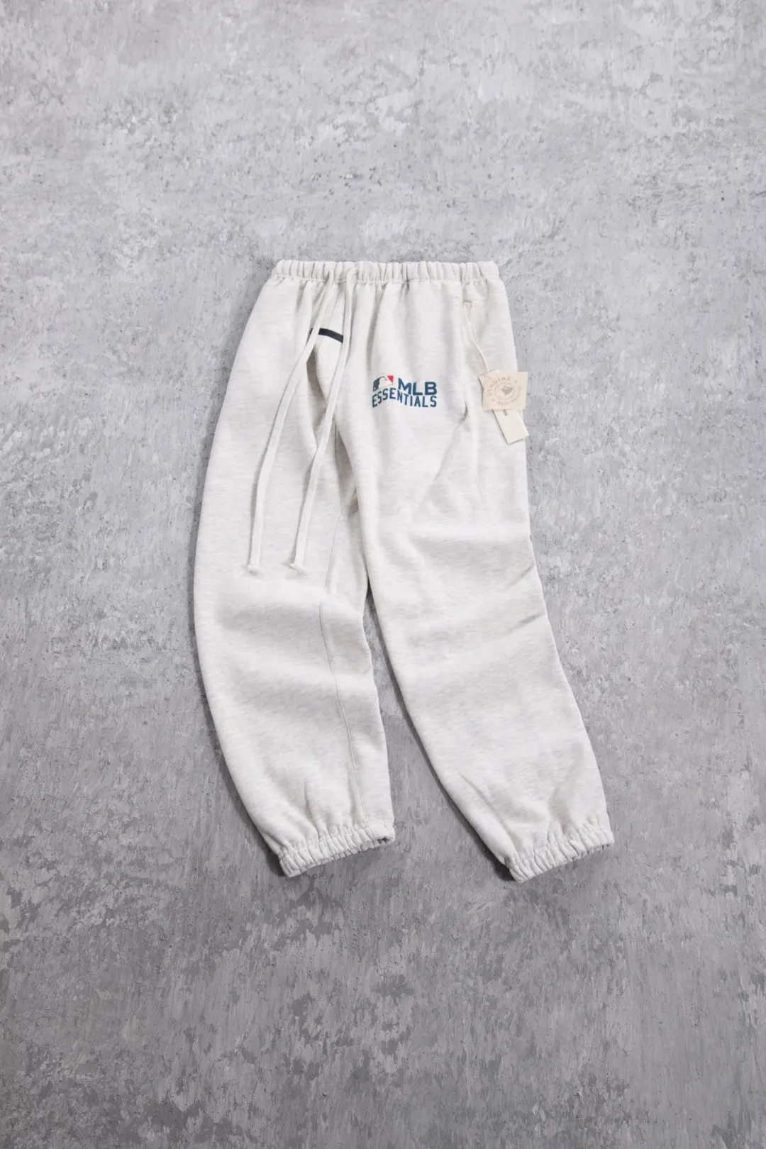 Fear of God Essentials x MLB Logo Sweatpants D17025001 — view 12