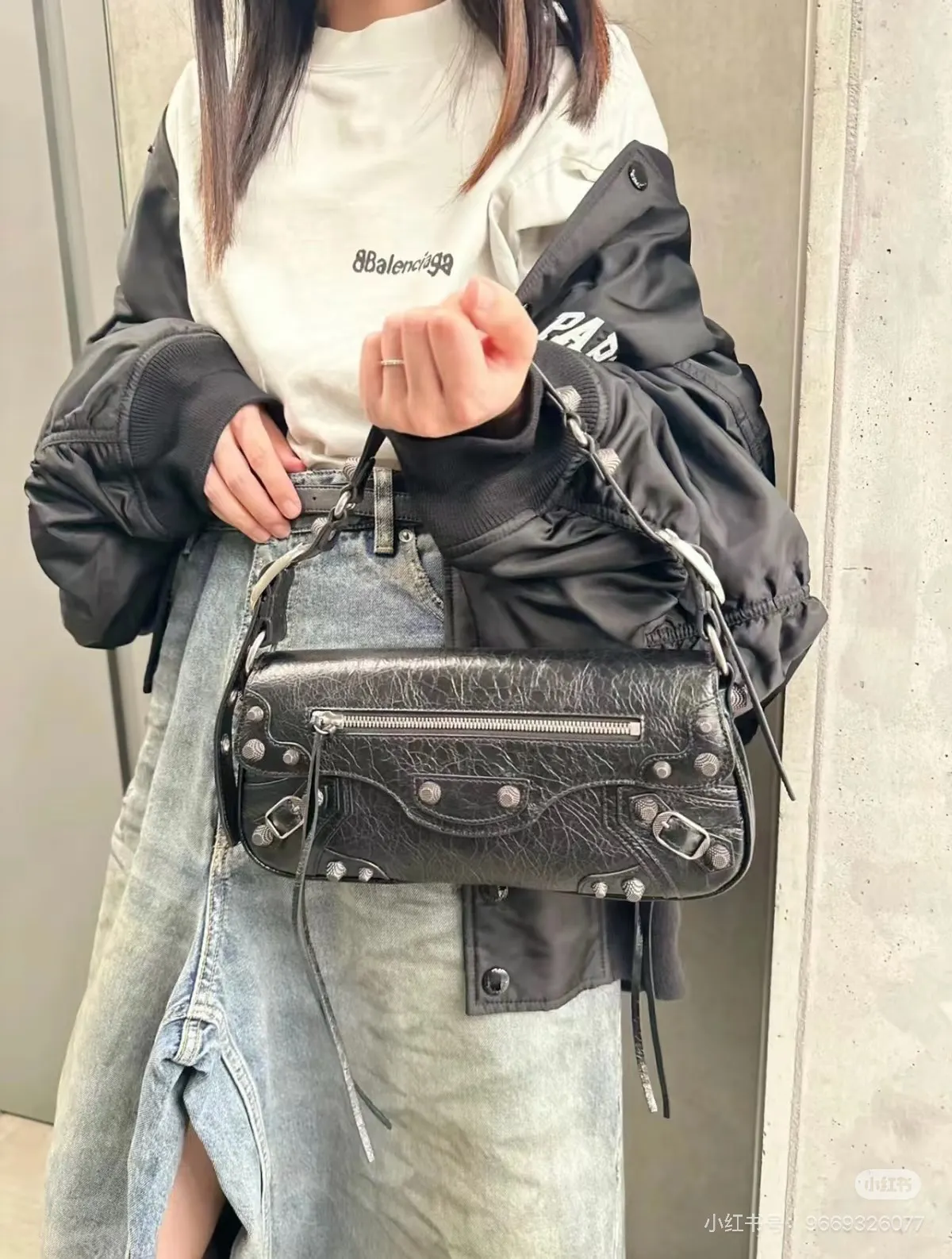 Le Cagole Mini Shoulder Bag D34017920 — view 9