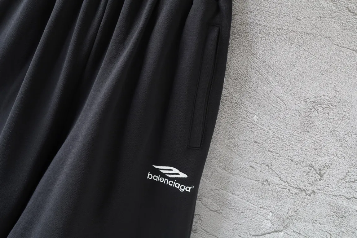 3B Logo Embroidered Sweat Shorts D16522567 — view 3