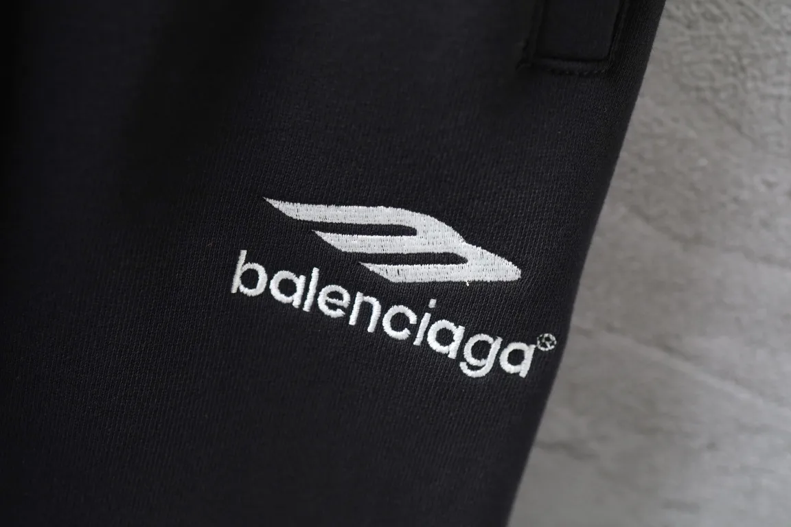 3B Logo Embroidered Sweat Shorts D16522567 — view 5