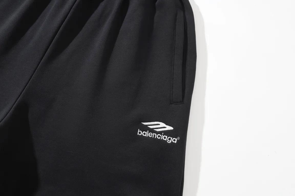 3B Logo Embroidered Sweat Shorts D16522567 — view 13