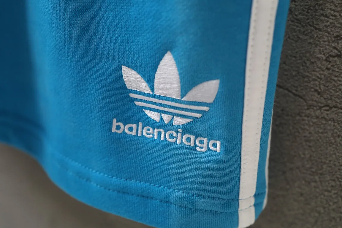 Logo Embroidered Striped Jersey Shorts D16522569 — view 13
