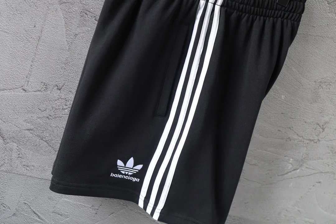Logo Embroidered Striped Jersey Shorts D16522569 — view 30