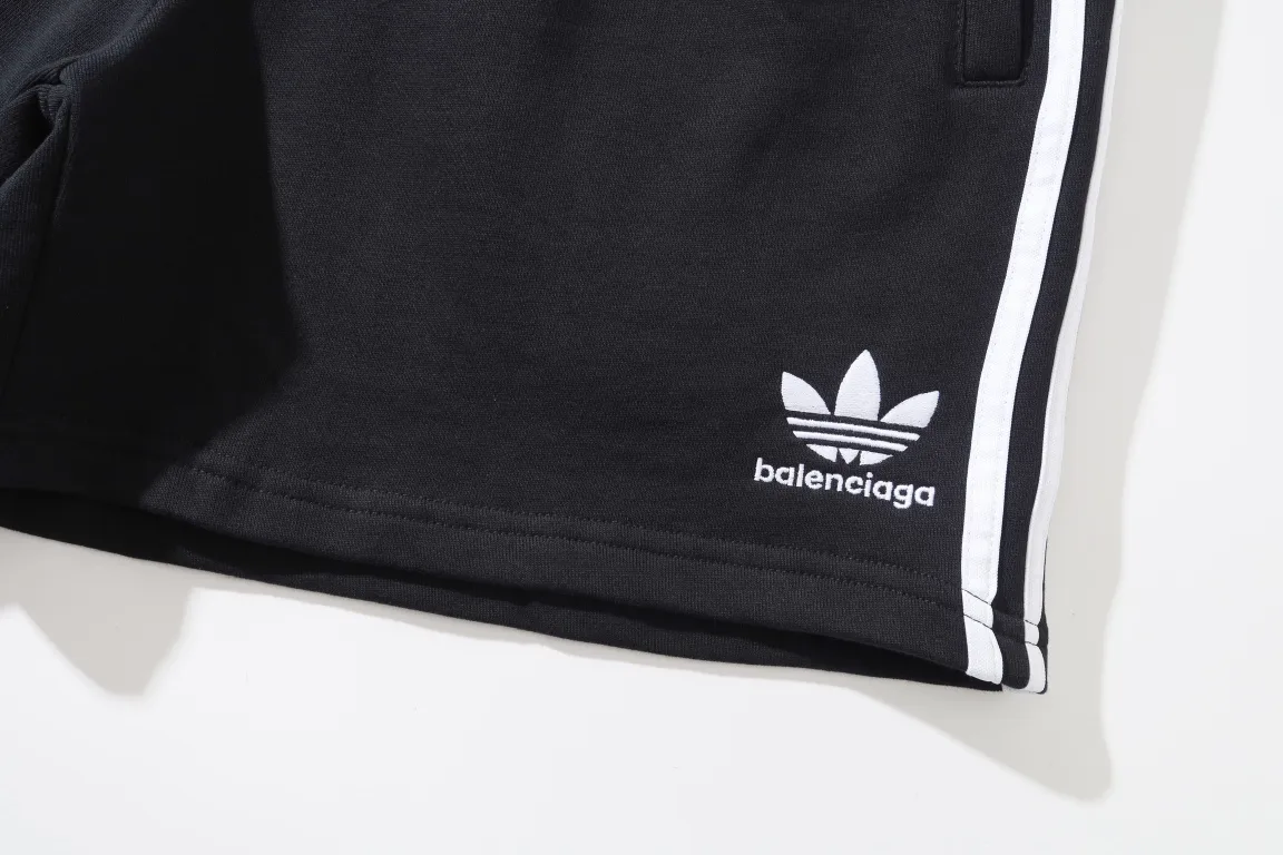 Logo Embroidered Striped Jersey Shorts D16522569 — view 39