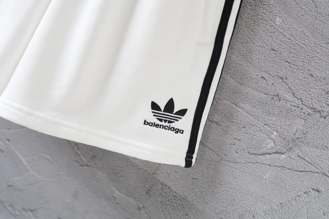 Logo Embroidered Striped Jersey Shorts D16522569 — view 49