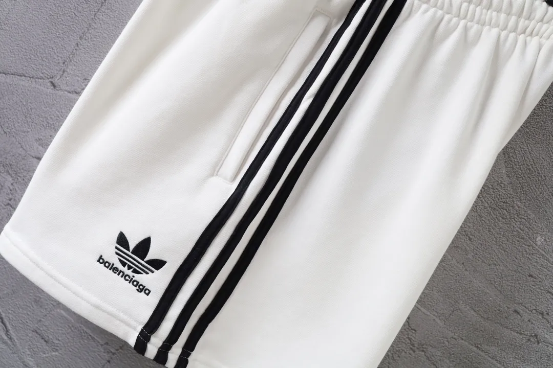 Logo Embroidered Striped Jersey Shorts D16522569 — view 50