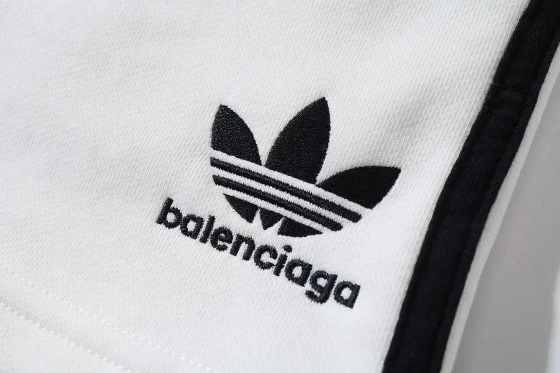 Logo Embroidered Striped Jersey Shorts D16522569 — view 58