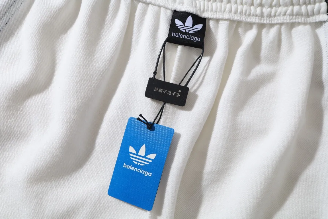Logo Embroidered Striped Jersey Shorts D16522569 — view 62