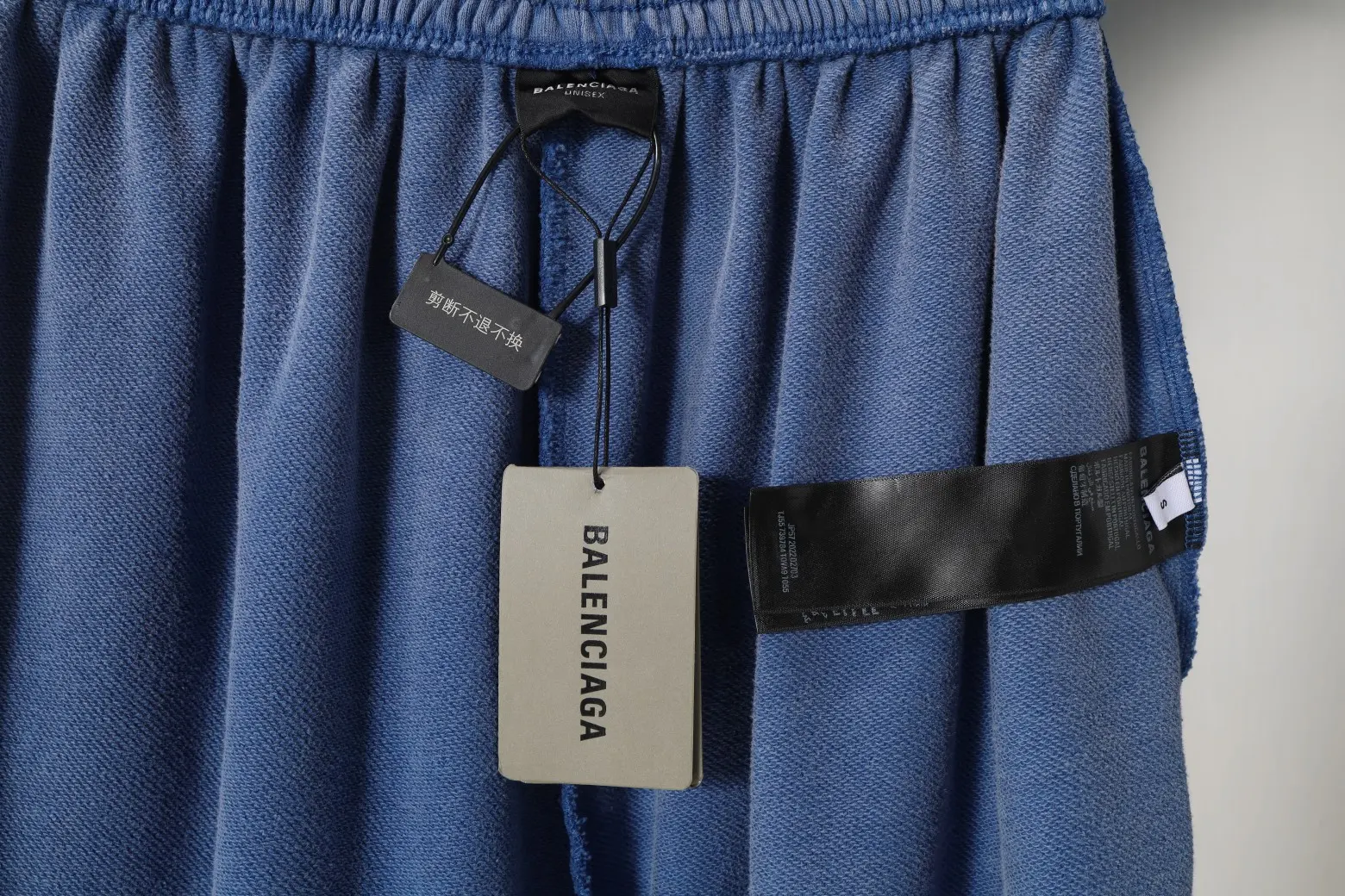 Logo Print Distressed Cotton Shorts D18920106 — view 4