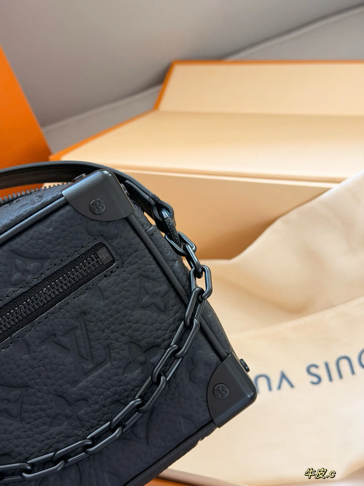 Monogram Embossed Box Bag D34518090 — view 3