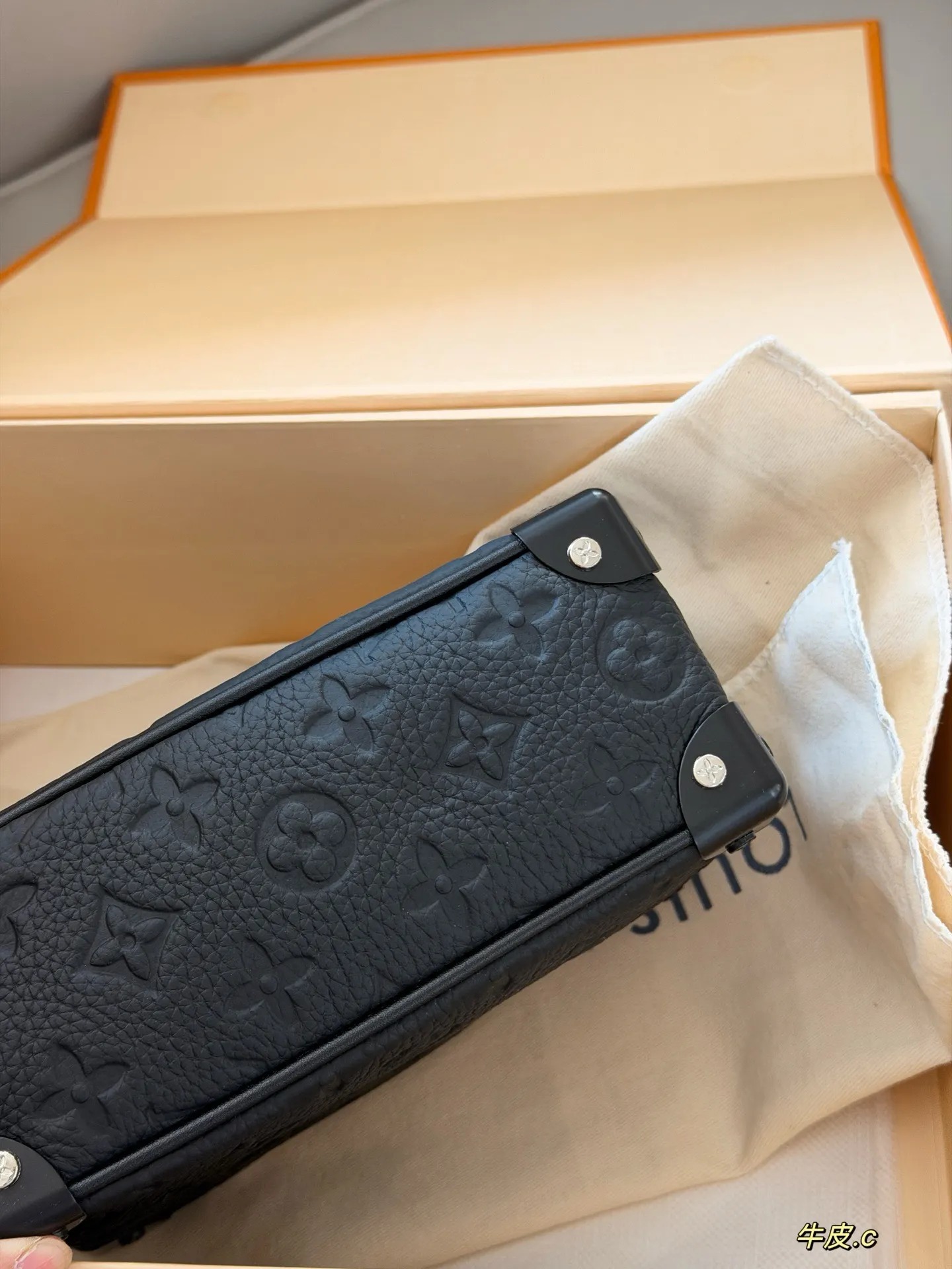 Monogram Embossed Box Bag D34518090 — view 4